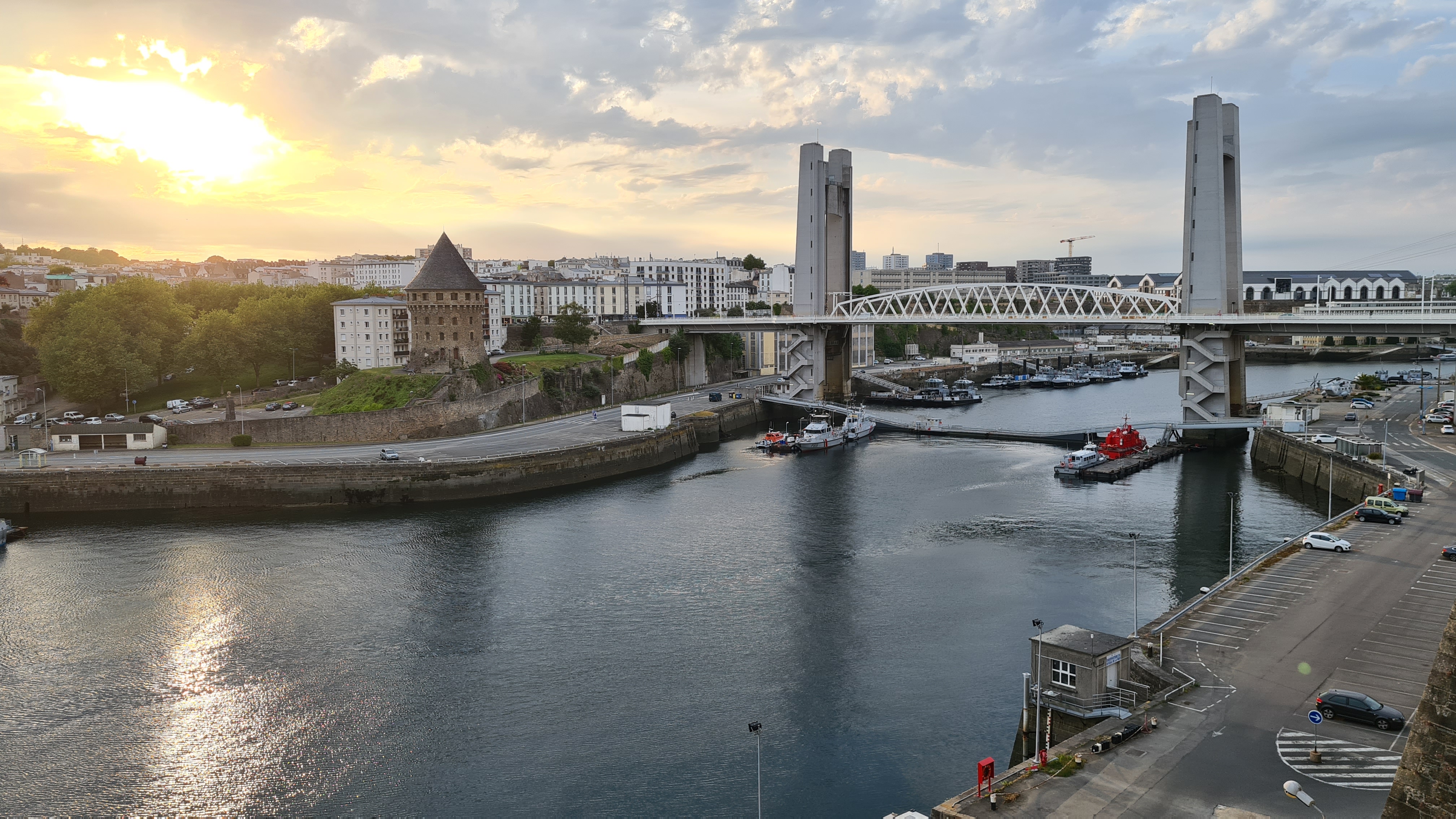 Marégraphe dans le port de Brest