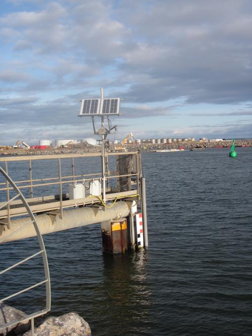 maregraphe avec passerelle accees et echelle de maree