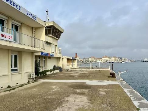 Quai devant la capitainerie